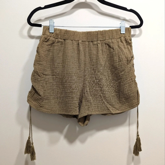 Forever 21 Olive Green Ruched Tassel Boho Shorts Size Medium - Picture 1 of 5